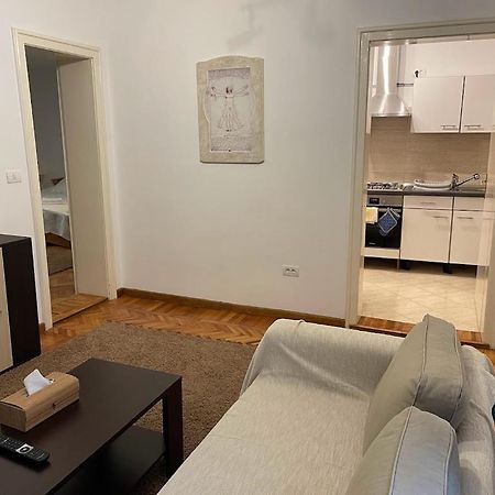 Crisan 40 Casa Muntean 100Mp 3Camere 3Paturi 1 Canapea 2 Dormitoare Parcare 蒂米什瓦拉 外观 照片